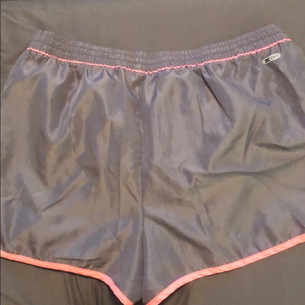 Shorts - Picture 4 of 5